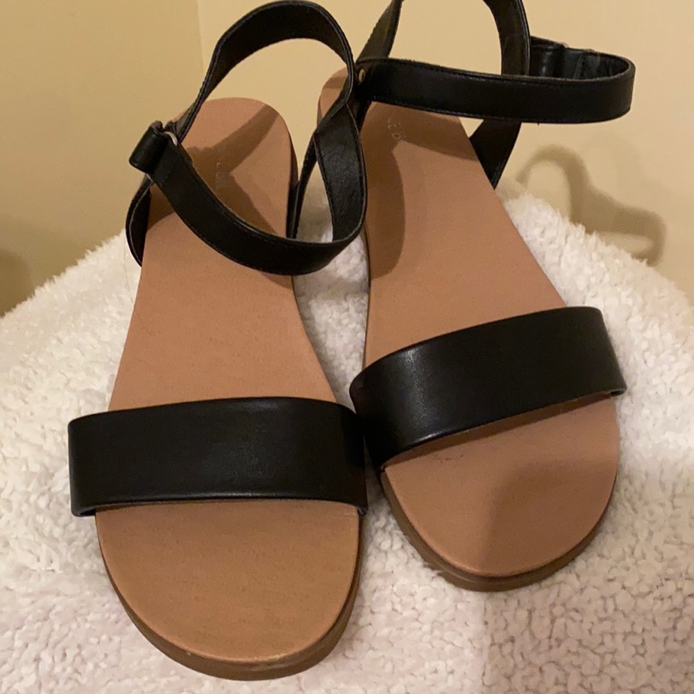 Black Ankle Strap Sandal-8W